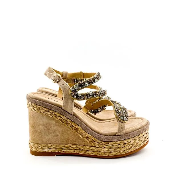 Alma En Pena Women's V21534 Vison Sandals.