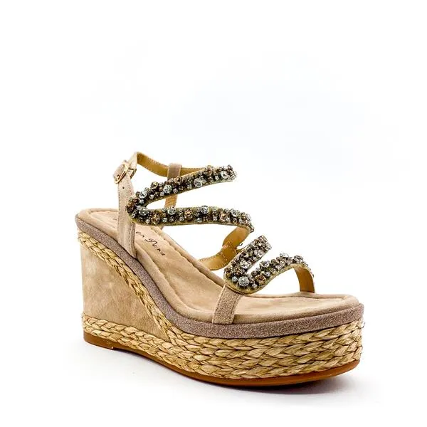 Alma En Pena Women's V21534 Vison Sandals.