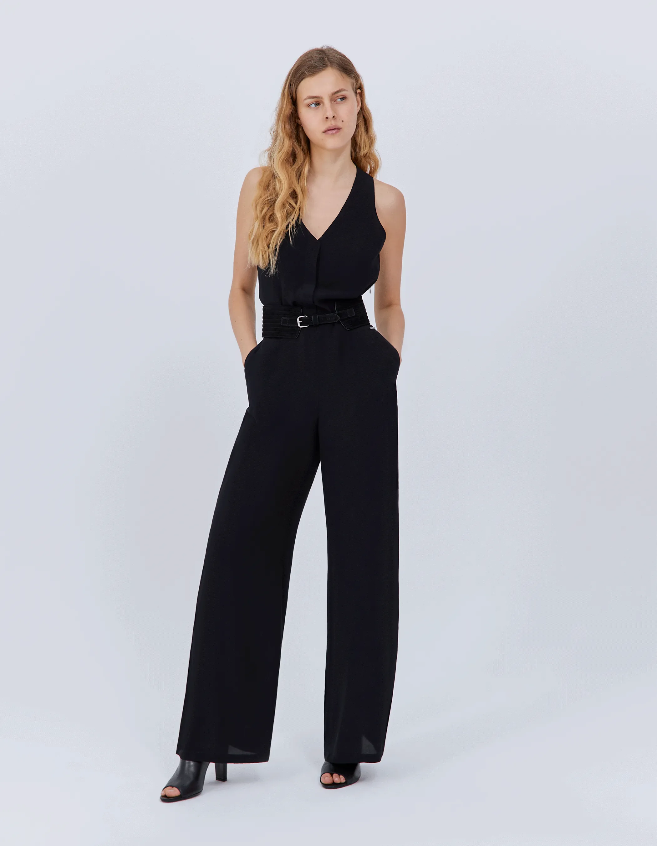 Black Backless Women's Pantsuit.