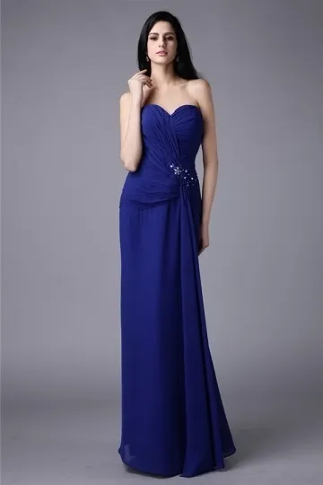 Elegant evening gown with ruched top and rhinestone embellishments - Robedesoireelongue.fr