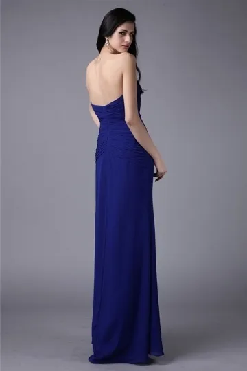 Elegant evening gown with ruched top and rhinestone embellishments - Robedesoireelongue.fr