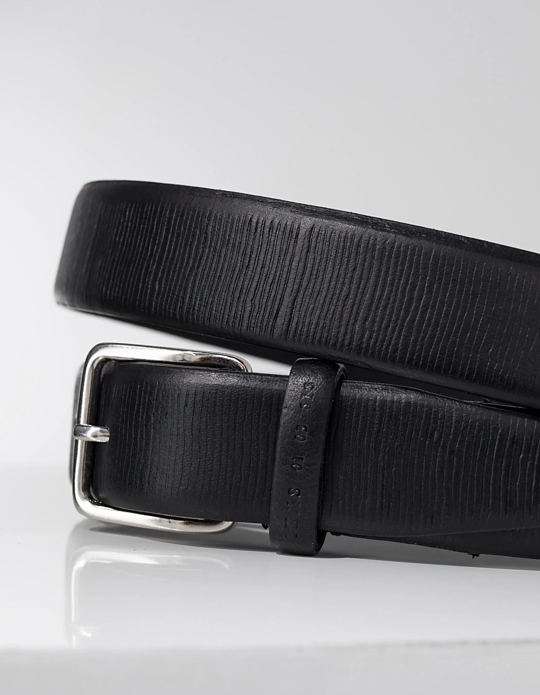 Men's Black Leather Belt with Textured Stripes