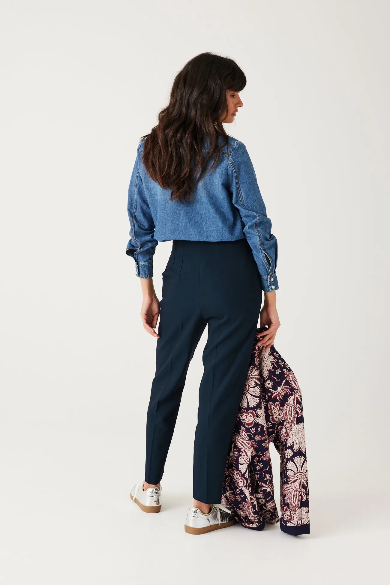 Women's Navy 7/8 Cropped Cigarette Pants