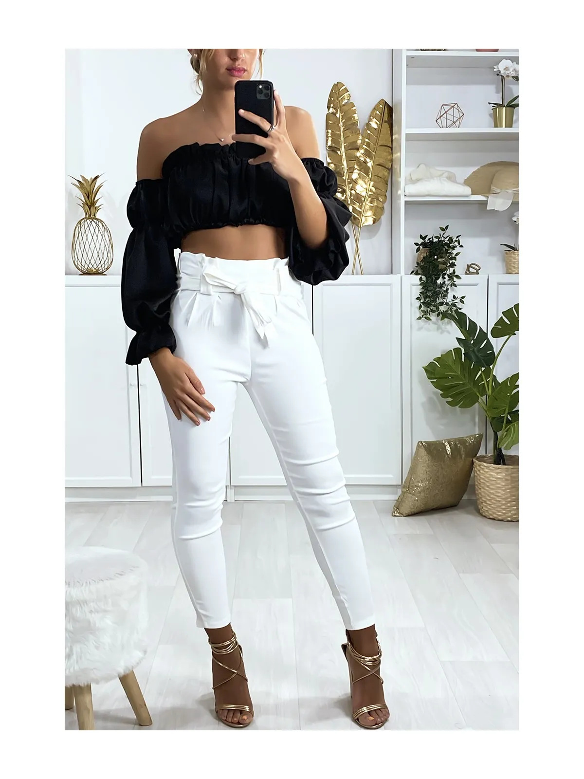 White cigarette pants with belt and pleats